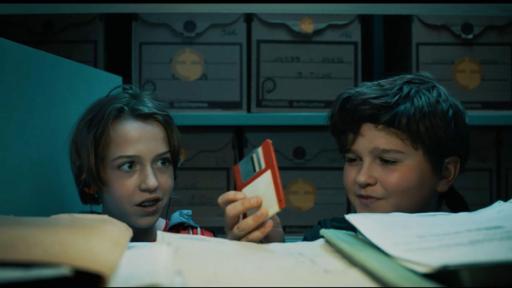 Die Floppy-Disk (S01/E07) | Ella (Cécile Enthoven) und Sammy (Arthur Hermans) finden die Floppy-Disk.