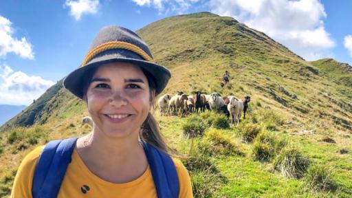 Ab in die Berge (04) | Anna geht im Gailtal in Kärnten wandern und besucht eine Hirtin und ihre Schafherde auf der Alm.