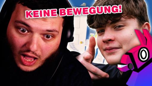 Streamer AbuGoku erstaunt neben Tim, der sehr souverän in die Kamera schaut. Daneben ein Lamakopf aus Fortnite. Über den Köpfen steht: Keine Bewegung!