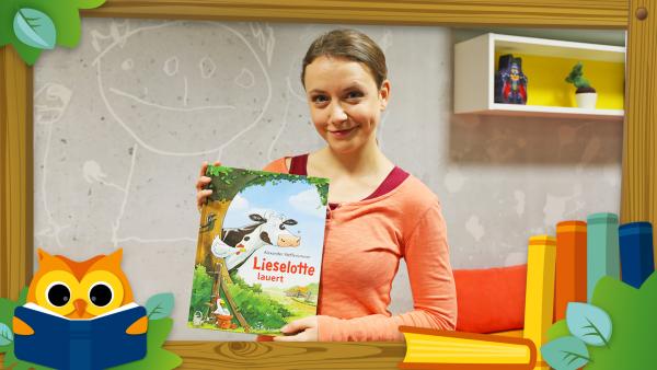 Anni aus "Kikaninchen" liest eine Geschichte von der Kuh Lieselotte vor.  | Rechte: KiKA