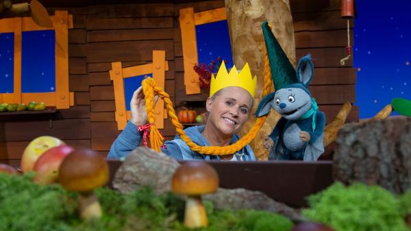 Singa und Fidi spielen das Märchen von Rapunzel nach. | Rechte: KiKA/Josefine Liesfeld