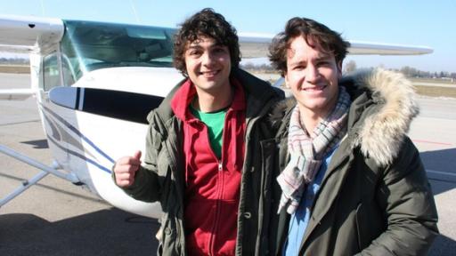Checker Can | Rechte: BR/megaherz gmbh/Michael Reitmeier Der Flug-Check / Checker Can (links) mit Pilot Ralph Forsbach.