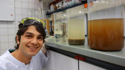 Der Klo-Check | Rechte: BR/megaherz gmbh/Hans-Florian Hopfner Der Klo-Check / Checker Can im Labor mit verschiedenenn Stufen der Wasserreinigung. | Bild: BR/megaherz gmbh/Hans-Florian Hopfner
