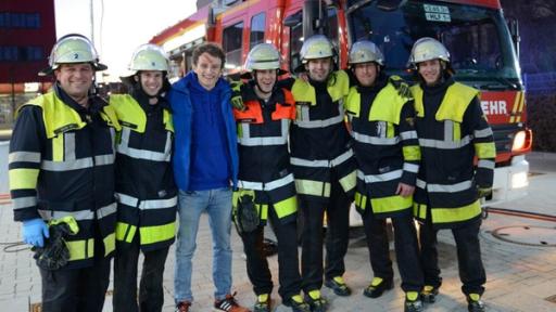Checker Julian | Rechte: BR | megaherz filmproduktion gmbh - Martin Huber Der Erste Hilfe-Check | Checker Julian ist bei der Feuerwehr München und checkt, wie sie Erste Hilfe leisten - zum Beispiel bei einem Verkehrsunfall.