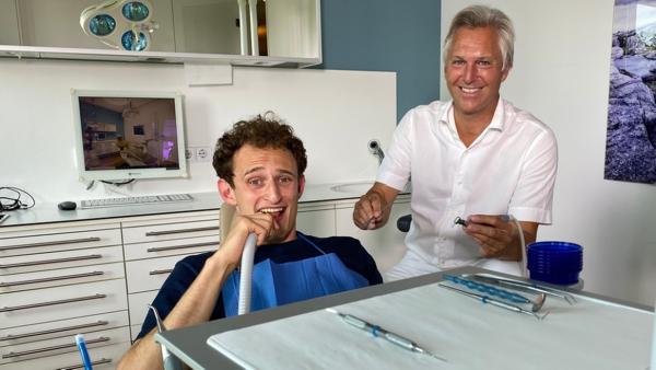 Der Schmerz-Check | Zahnarzt Marc zeigt Checker Julian, wie er Schmerzen betäubt. | Bild: BR | megaherz film- und fernsehen gmbh | Rechte: BR | megaherz film- und fernsehen gmbh