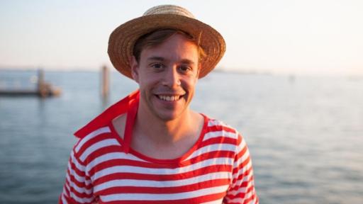 Der Venedig-Check | Checker Tobi im Gondoliere-Kostüm in Venedig