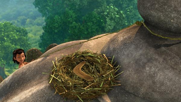 Kallu, die Krähe, hat den magischen Stock geklaut und in ihr Nest gelegt. So lockt sie Mogli auf das Dach des Tempels, um ihn dann hier an Shir Khan auszuliefern. | Rechte: ZDF/2009(c) DQ Entertainment