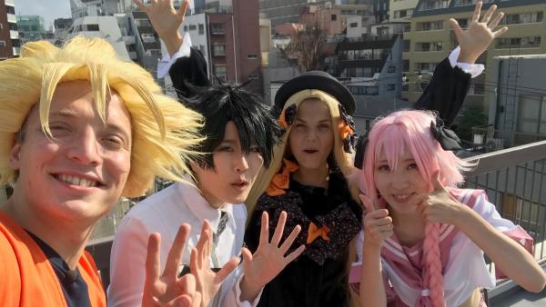 Louisa und Philipp treffen in Tokio die Cosplayerin Yanamigaru. Gemeinsam verkleiden sie sich als bekannte Manga- und Anime-Figuren. | Rechte: ZDF/Bettina Herzer