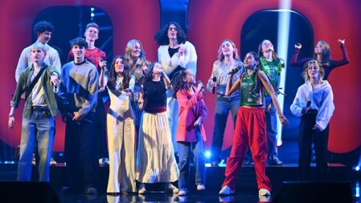 Die "Dein Song" All Stars 2025 performen den gemeinsamen Song der Staffel im großen Finale 