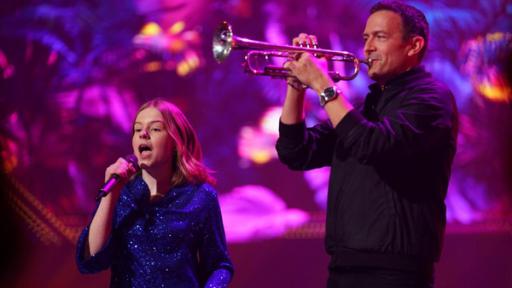 Frida und Till Brönner im großen Finale