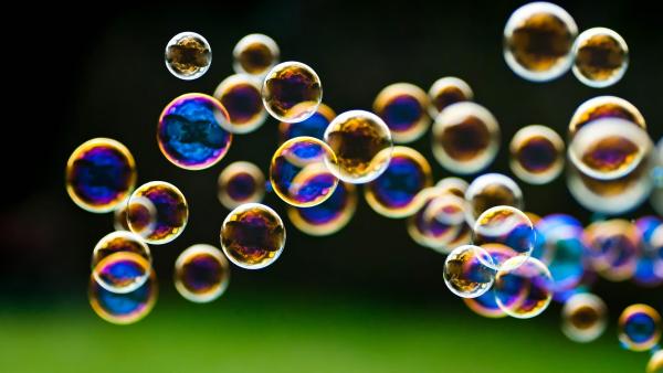 Seifenblasen schweben durch die Luft | Rechte: colourbox.com
