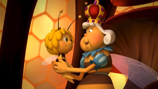 Das Bienchen wird von der Königin auf den Namen Maja getauft. | Rechte: ZDF/Studio100 Animation
