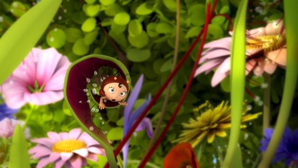 Lara steckt in einer gefährlichen Pflanze fest. | Rechte: ZDF/Studio100 Animation