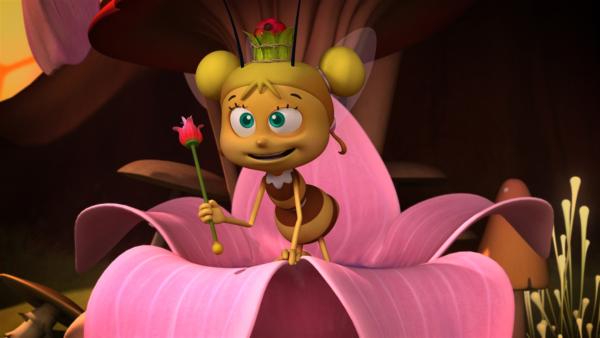 Auf dem Thron fühlt sich Königin Natalie wohl. | Rechte: ZDF/Studio100 Animation