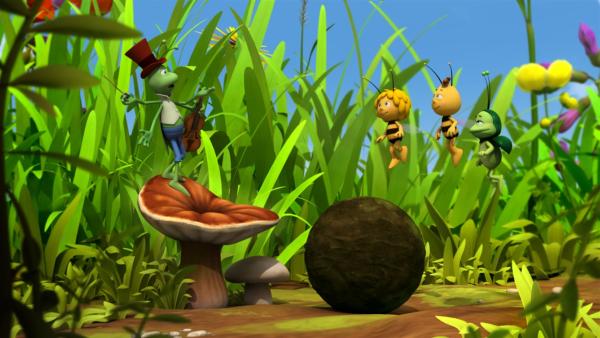 Der Zauberbirnensaft macht alle Wiesenbewohner munter. | Rechte: ZDF/Studio100 Animation