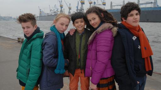 Die Pfefferkörner: Niklas (Jaden Dreier), Jessi (Martha Fries), Luis (Emilio Sanmarino), Ceyla (Merle de Villiers) und Anton (Danilo Kamber)