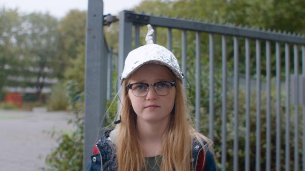 Floor (Bobbie Mulder) ist definitiv nicht glücklich mit ihrem selbstgemachten Unicorny. | Rechte: NDR/NL Film