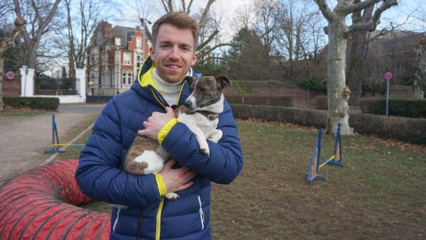 Stefan lernt heute den Hundesport "Agility" kennen. | Rechte: ZDF/Annalena Renneisen