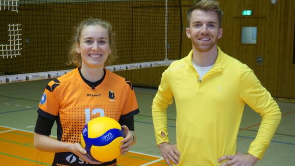 Baggern, Pritschen, Schlagen: Sportmacher Stefan mit Volleyball-Bundesligaprofi Annie Cesar. | Rechte: ZDF/Fabian Gratzla