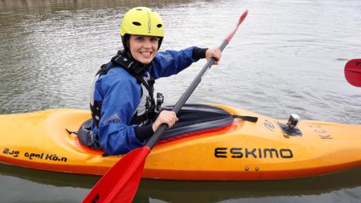 Sportmacherin Laura Knöll im beim Kajakfahren