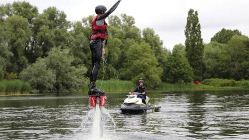 Mark beim Flyboarden