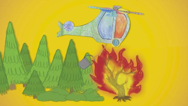 Ein Steckhubschrauber fliegt über einen Wald. Ein Baum steht in Flammen. Der Löschhubschrauber löscht ihn gerade mit einem Eimer Wasser. | Rechte: KiKA