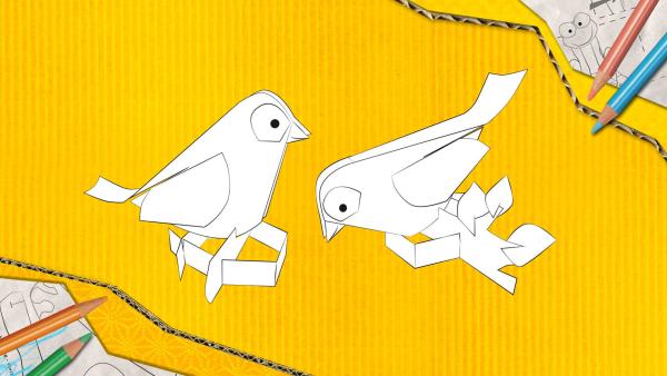 Ein Vogel zum Basteln, der aus Papier zusammengesteckt und geklebt wird. | Rechte: KiKA