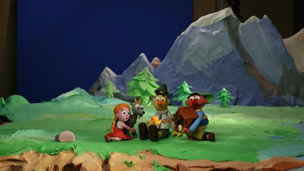 Ernie und Bert treffen in den Bergen die berühmte Heidi und werden in ihre Hütte eingeladen. | Rechte: NDR/Sesameworkshop