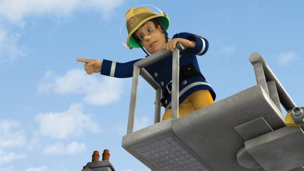 Feuerwehrmann Sam rettet Gwendolyns Kater vom Hausdach. | Rechte: KiKA/HIT Entertainment