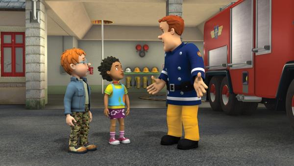 Mandy und Norman laden Feuerwehrmann Sam zu einem Feuerwerksshow ein. | Rechte: KiKA/HIT Entertainment