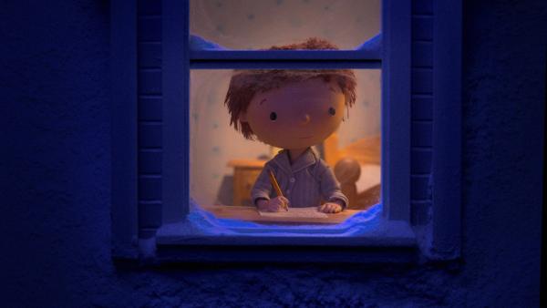 Wo Jingle wohl gerade steckt? Sorgenvoll blickt Andrew aus seinem Fenster in die Nacht. | Rechte: KiKA/2011 Hallmark Licensing, Inc.