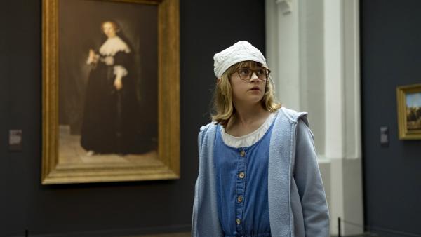 Jackie vor dem berühmten Porträt von Oopjen Coppit von Rembrandt. | Rechte: NDR/Dinand van der Wal