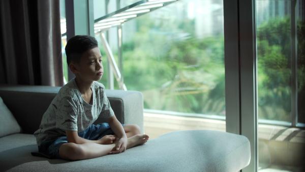 Foon langweilt sich im Lockdown alleine zuhause. | Rechte: SR/RTHK Hong Kong