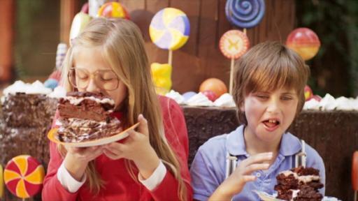 Foto: Nele und Danny beim Kuchenessen