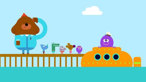 Bettys Vater nimmt Duggee und die Quirlies in seinem U-Boot mit unter das Wasser.