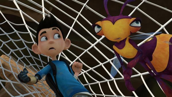  Zak klebt in einem Spinnennetz fest. Willow gibt ihm einen Ratschlag. | Rechte: KiKA/One Animation PTE LTD.