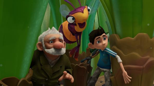 Gramps, Willow und Zak beobachten die Schmeißfliegen.  | Rechte: KiKA/One Animation PTE LTD.