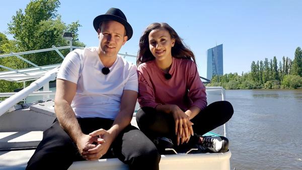 Ben trifft Namika, die auf ihrem neuen Album nicht nur Deutsch, sondern auch Marokkanisch singt. | Rechte: KiKA/Anna Leistner