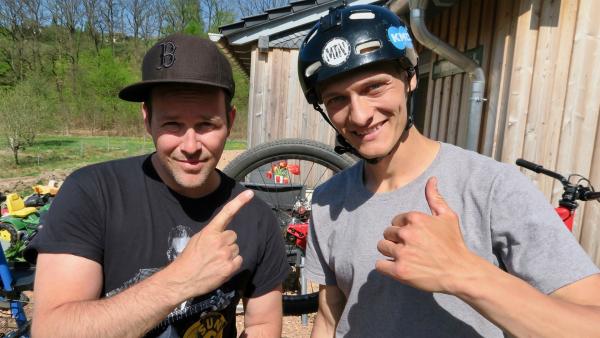 Ben besucht Lukas, lässt sich zeigen, wie man sein Rad fit macht. | Rechte: KiKA/Alex Huth
