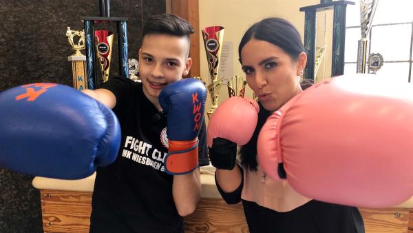 Jess trifft den 14-jährigen Kickboxer Manuel Bodrozic. | Rechte: KiKA/Björn Pollok