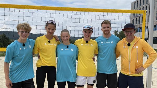 Die Teams beim Beachvolleyball | Rechte: KiKA/Miriam Steinhoff