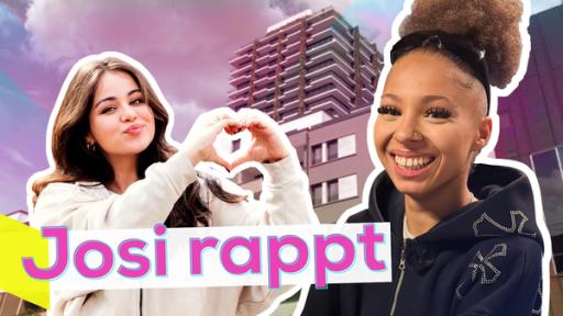 Fotomontage: rosa eingefärbter Plattenbau-Hintergrund. Sarah, links im Bild, formt mit beiden Händen ein Herz. Rechts daneben Josi. Josi lächelt. Schriftzug: Josi rappt.