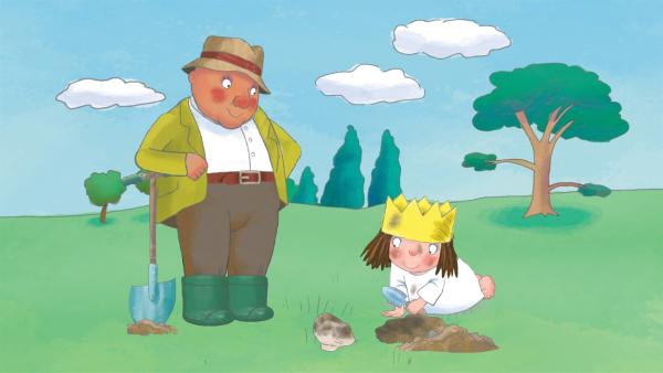 Die kleine Prinzessin gräbt einen Stein aus für ihre Sammlung. Der Gärtner schaut zu. | Rechte: ZDF/Ed Foster