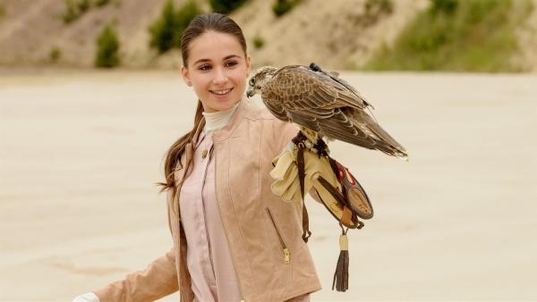 Leyla (Cosima Henmann) hat in der Bärstädter 'Wüste' den entflohenen Horus angelockt. | Rechte: ZDF/Antje Dittmann