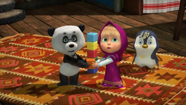 Mascha, der Panda und der Pinguin spielen zusammen. | Rechte: KiKA/Animaccord Animation Studio