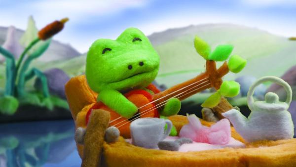 Beim Picknick im Boot singt Harry für Mofy ein Lied. | Rechte: ZDF/SCP/AA/RAI