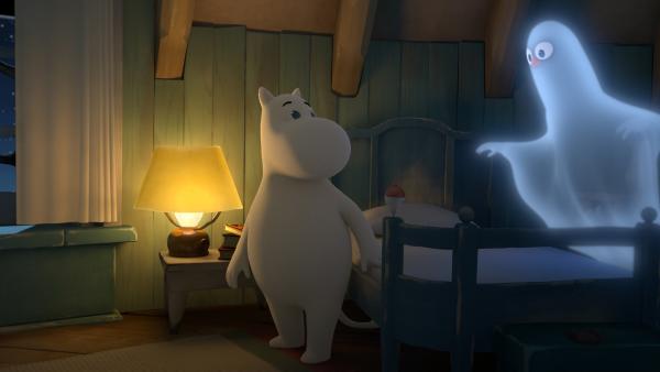Mumintroll bekommt Besuch von einem leibhaftigen Gespenst. | Rechte: ZDF/Moomin Characters/Gutsy Animations 2019