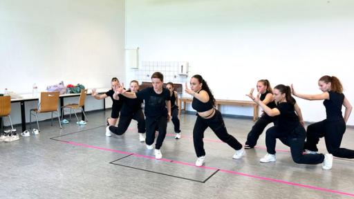 Letzte Probe für die MY MOVE DANCECREW vor dem großen Auftritt mit MYLE (Quelle: © Starship Film GmbH/rbb)