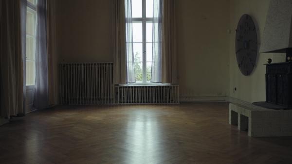 Das leere Zimmer mit dem Kamin. | Rechte: BR/TV60Filmproduktion GmbH/Ralf K. Dobrick