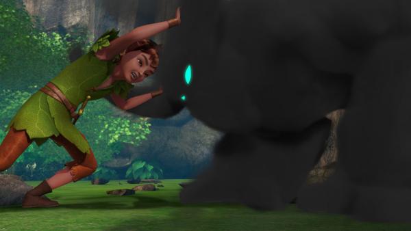 Peter Pan kämpft gegen Noctarum, dem schwarzen Monster, das eigentlich hinter der magischen Barriere wohnt. Wenn nicht bald die sieben Diamanten gefunden sind, ist Noctarum nicht mehr aufzuhalten. | Rechte: ZDF/DQ Entertainment